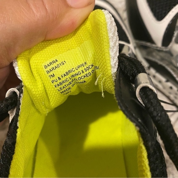 Steve Madden Barra iridescent sneakers NWT in black  white and silver - Picture 11 of 12